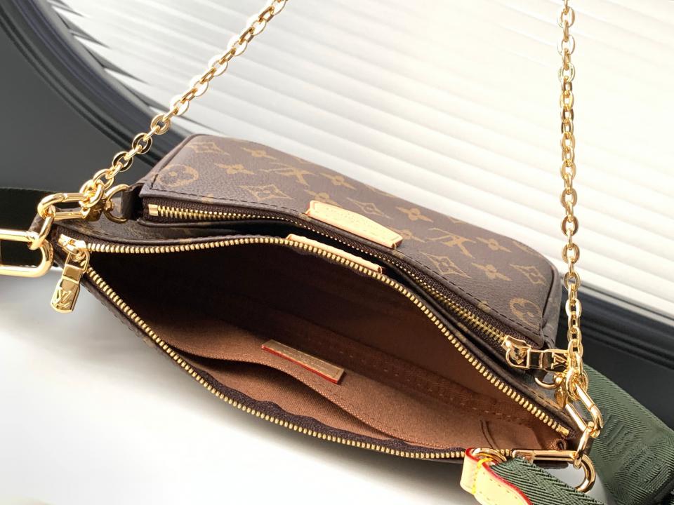 Louis Vuitton Multi Pochette in Tela Monogram