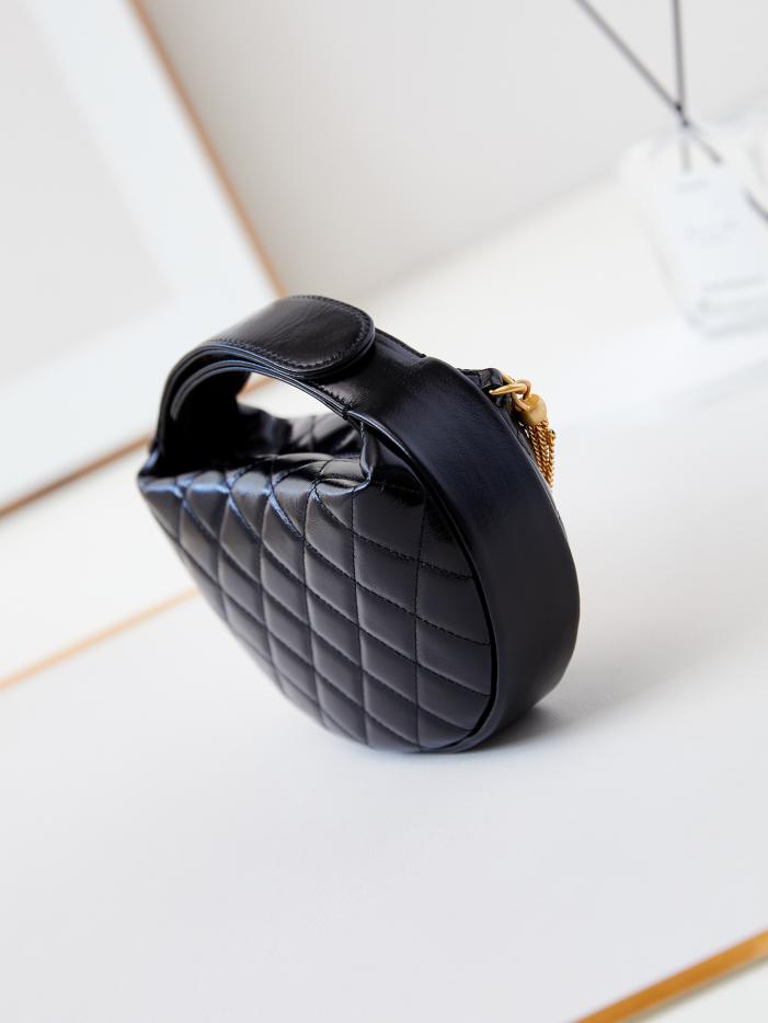 Chanel AP4058