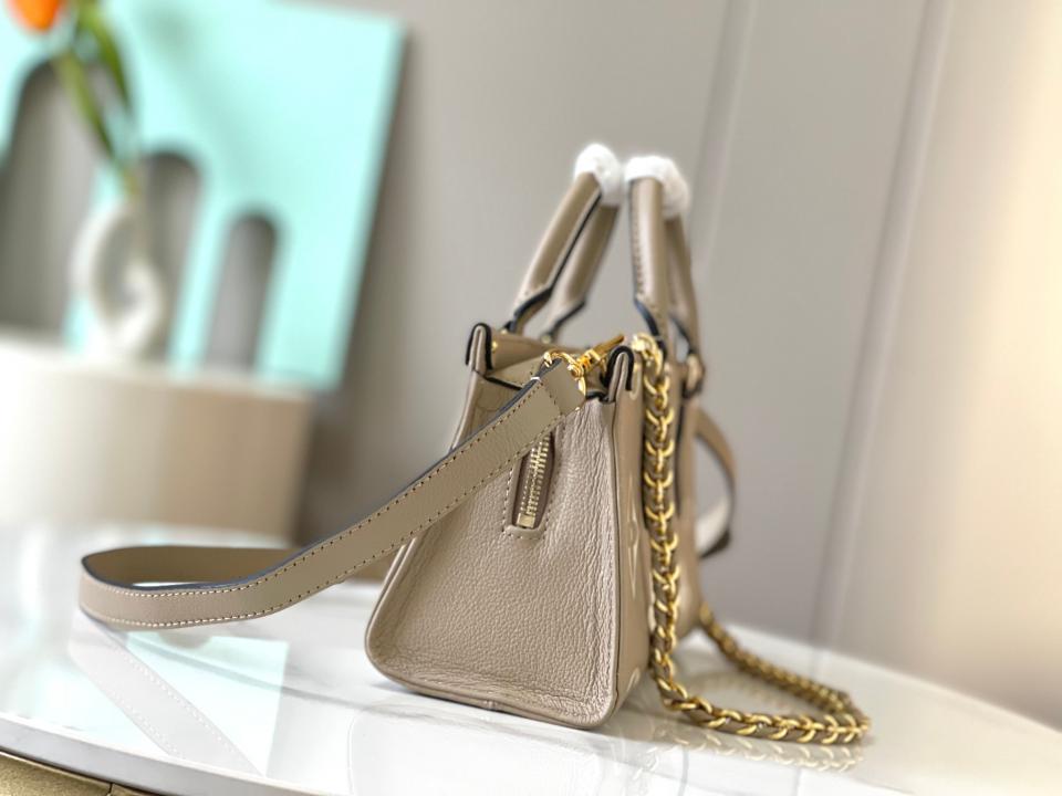 Borsa Louis Vuitton OnTheGo East West