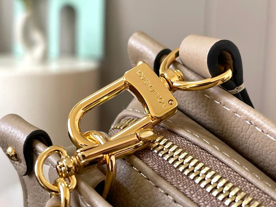 Borsa Louis Vuitton OnTheGo East West