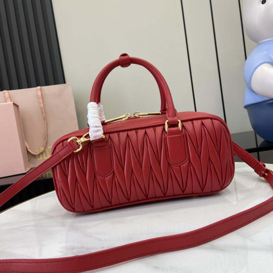 Con set completo di confezioni originali da banco” MIU MIU Arcadie Matelasse borsa a tracolla in pelle di pecora media 27 cm