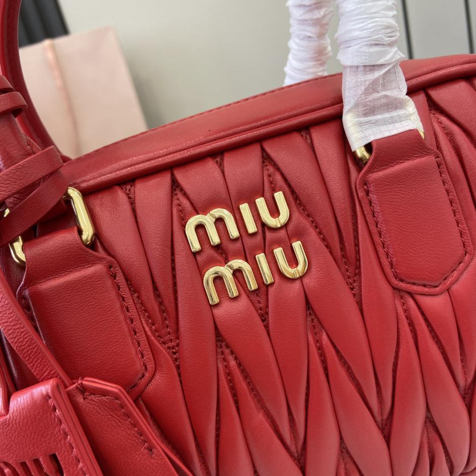 Con set completo di confezioni originali da banco” Borsa a tracolla da bowling media MIU MIU Arcadie Matelasse in pelle di pecora