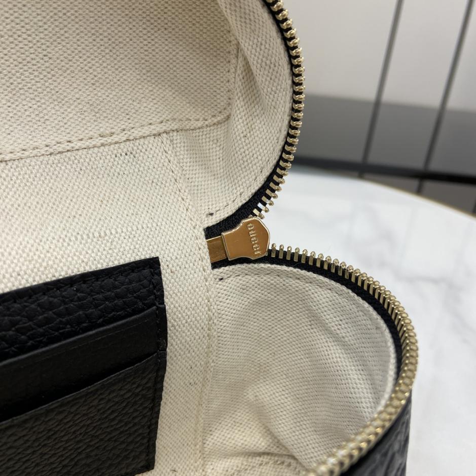 Gucci  Emblem